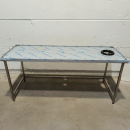 Table en inox avec tube de tri - 200x70 cm